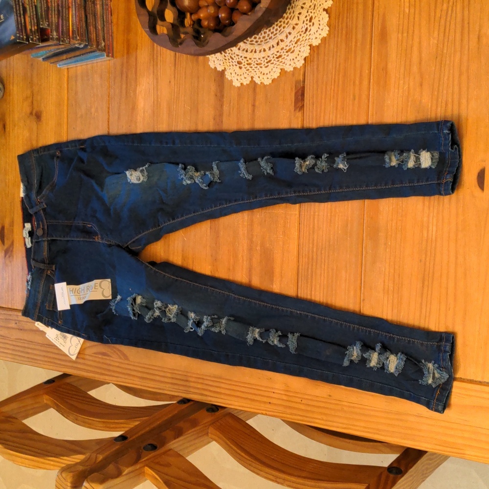 NWT Vince Blue Co. Dark Blue Denim Junior Long Distressed Skinny Jean, Size 11
